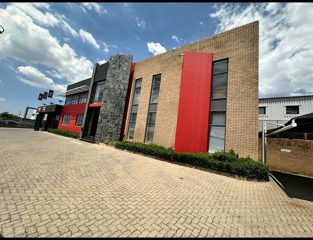 3,400M² WAREHOUSE TO LET IN MEADOWDALE