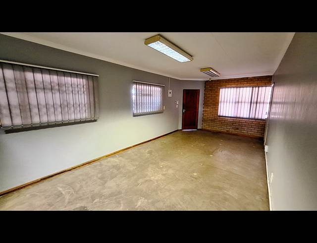 900M² WAREHOUSE TO LET IN NELSPRUIT INDUSTRIAL