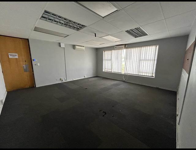 173M² OFFICE TO LET IN JET PARK