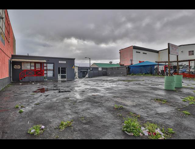 100M² OFFICE TO LET IN WOODSTOCK