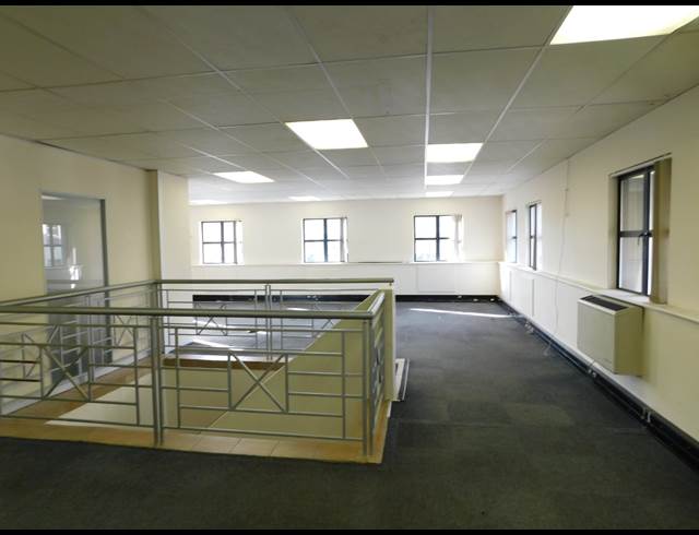 119M² OFFICE TO LET IN FERNDALE
