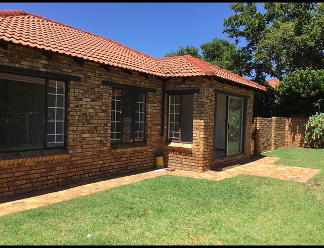 2 bed property to rent in OLIVEDALE