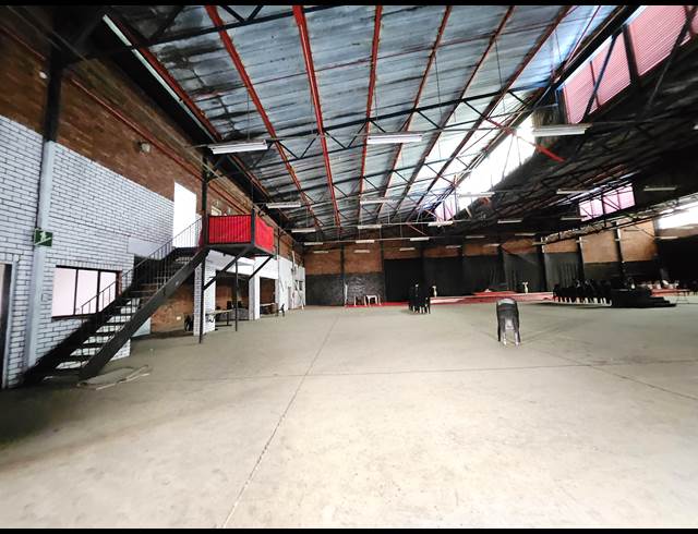 2,380M² WAREHOUSE TO LET IN PRETORIA WEST