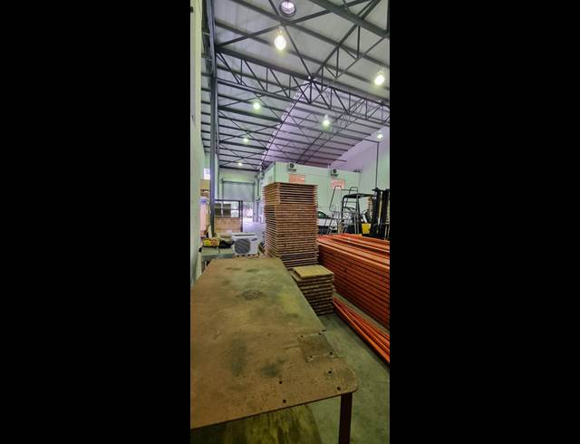 525M² WAREHOUSE TO LET IN AIRPORT INDUSTRIA
