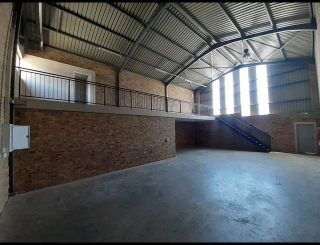 191M² WAREHOUSE TO LET IN LASER PARK