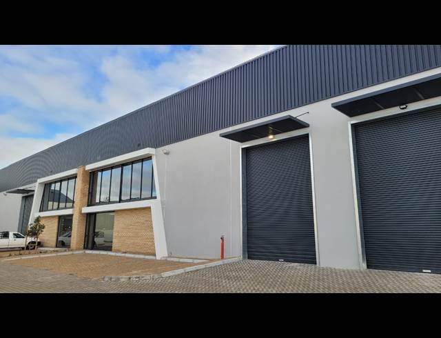964M² WAREHOUSE TO LET IN STIKLAND INDUSTRIAL