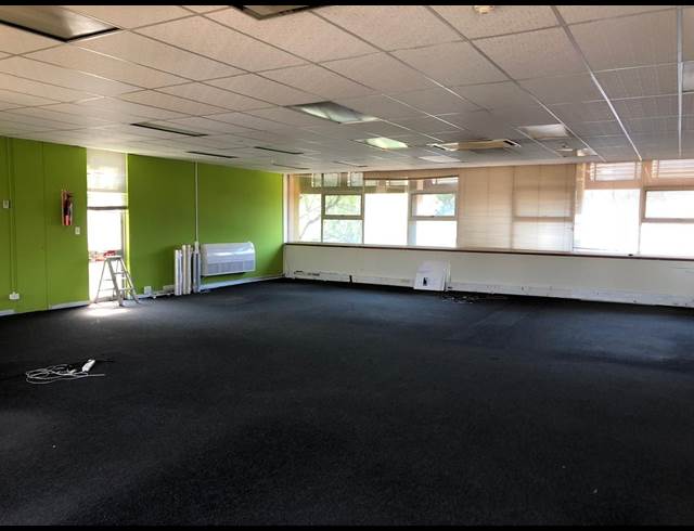 2,422M² WAREHOUSE TO LET IN CHAMDOR