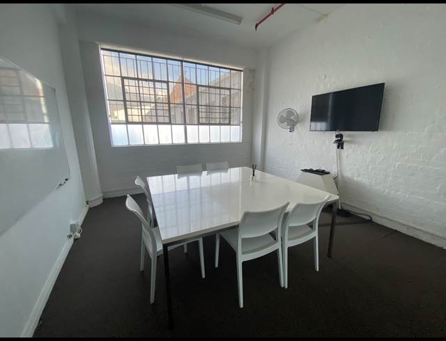 530M² WAREHOUSE TO LET IN PAARDEN EILAND