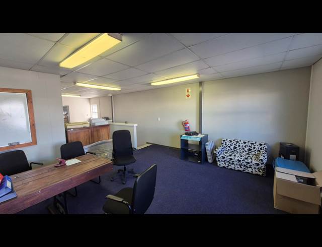 409M² WAREHOUSE TO LET IN CAPRICORN