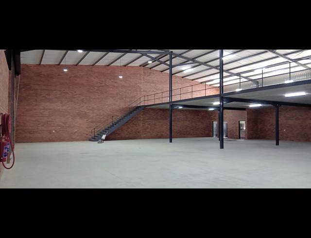 1,162M² WAREHOUSE TO LET IN ORMONDE