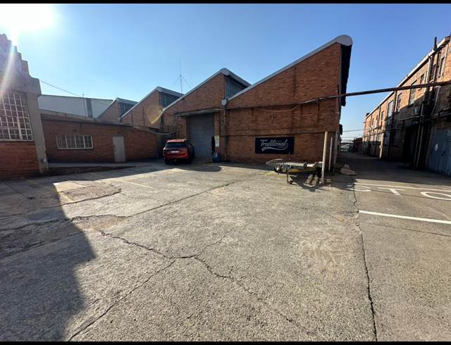 745M² WAREHOUSE TO LET IN ELANDSFONTEIN