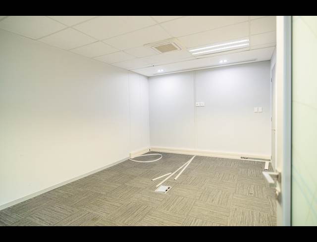866M² OFFICE TO LET IN PARKHAVEN