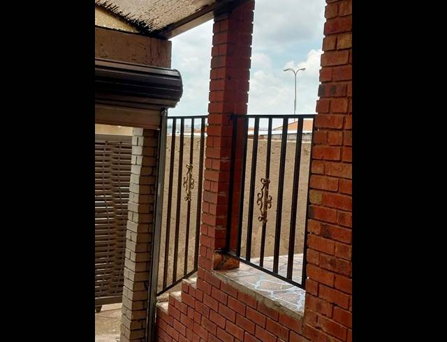 2 BEDROOM PROPERTY TO RENT IN MEADOWLANDS