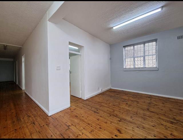 418M² BUSINESS TO LET IN PAARDEN EILAND
