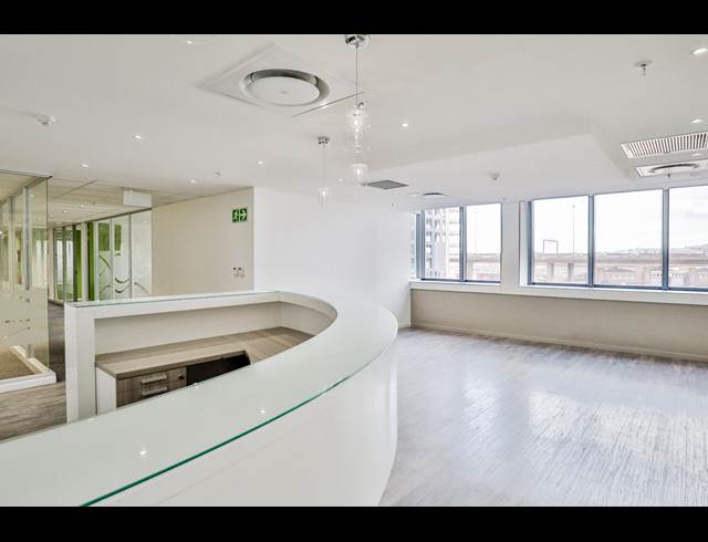 1,127M² OFFICE TO LET IN FORESHORE