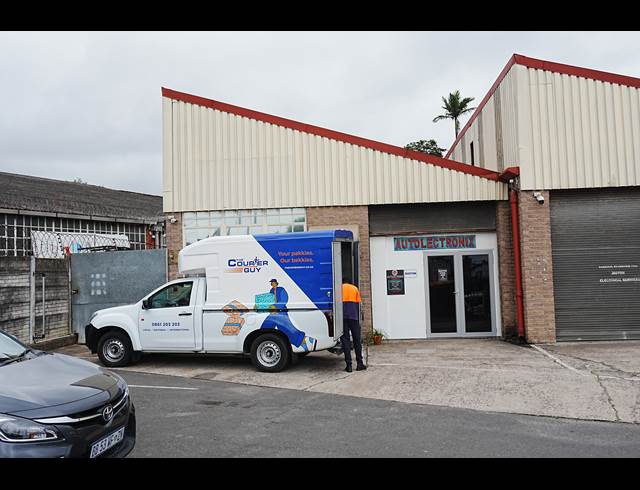 160M² WAREHOUSE RENTED IN PINETOWN CENTRAL