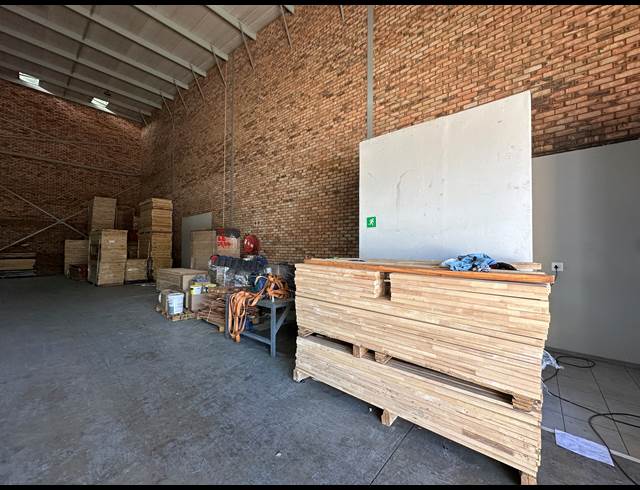 336.70M² WAREHOUSE TO LET IN MEADOWDALE