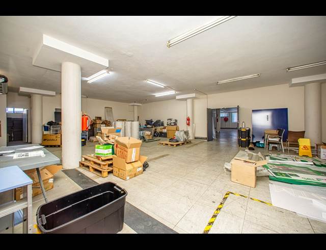 1,150M² WAREHOUSE TO LET IN WYNBERG