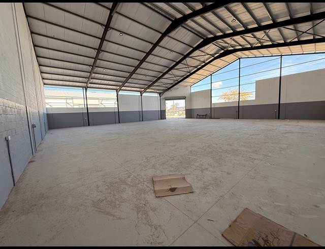 822M² WAREHOUSE TO LET IN BLACKHEATH INDUSTRIAL