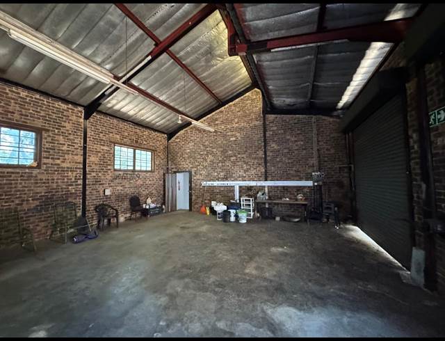 360M² WAREHOUSE TO LET IN INDUSTRIA NORTH
