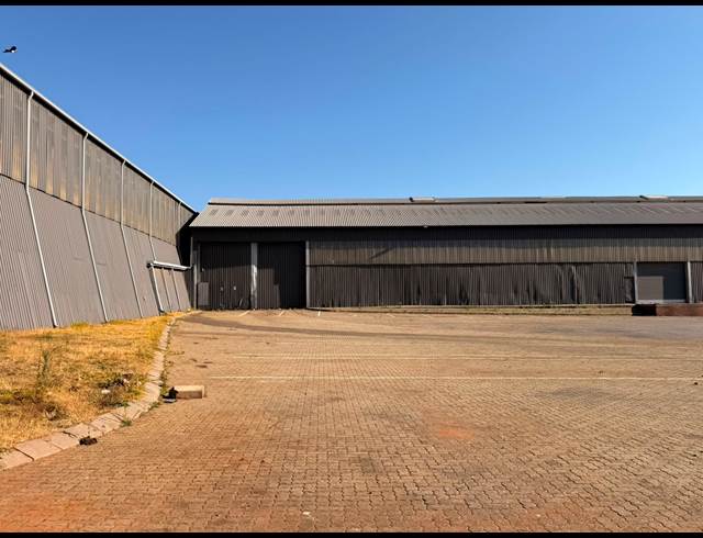 2,602M² WAREHOUSE TO LET IN TUNNEY