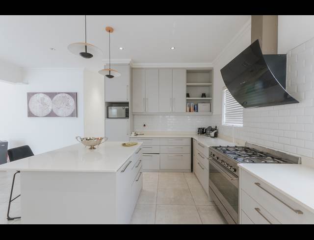 3 BEDROOM FREEHOLD TO LET IN PARKLANDS NORTH