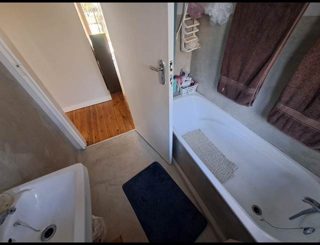 3 bed property to rent in ROUX PARK