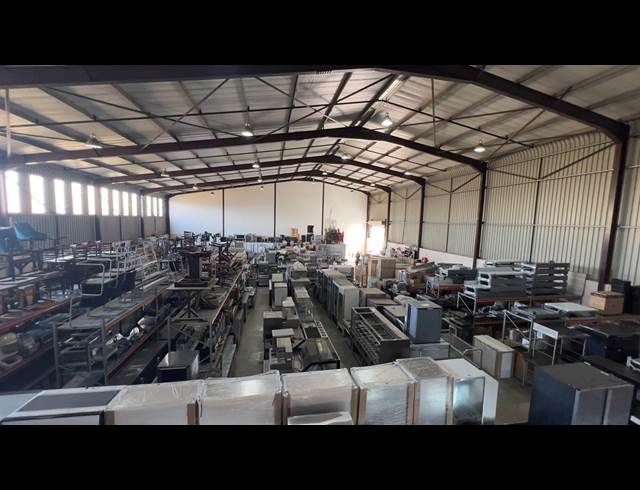 1,111M² WAREHOUSE TO LET IN AIRPORT PARK