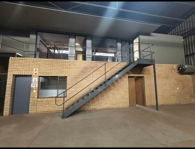 952M² WAREHOUSE TO LET IN HENNOPSPARK