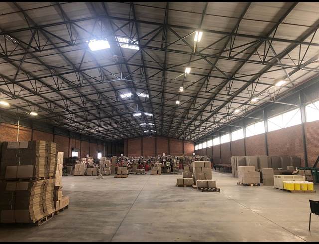 5,630M² WAREHOUSE TO LET IN POMONA