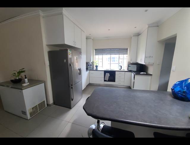 3 BEDROOM FREESTANDING TO LET IN SANDRINGHAM