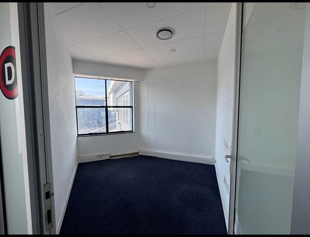 250M² WAREHOUSE TO LET IN WYNBERG