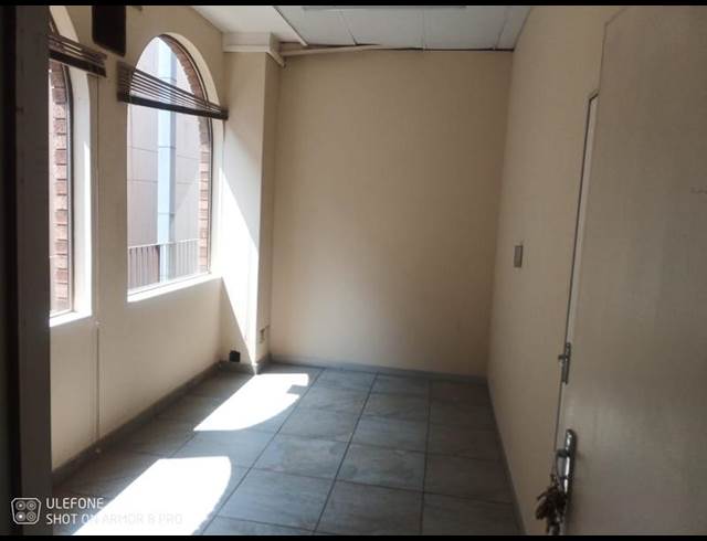 BUSINESS PROPERTY TO RENT IN BOKSBURG