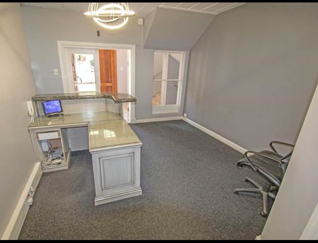 138M² OFFICE TO LET IN MELROSE ESTATE