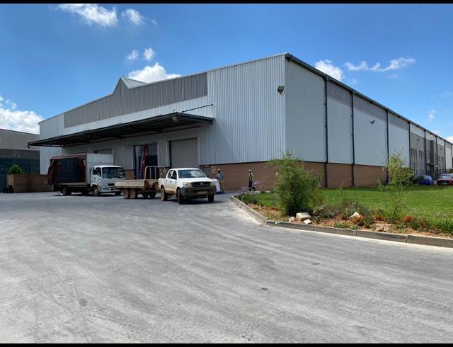 2,810M² WAREHOUSE TO LET IN GOSFORTH PARK