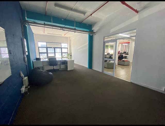 530M² WAREHOUSE TO LET IN PAARDEN EILAND