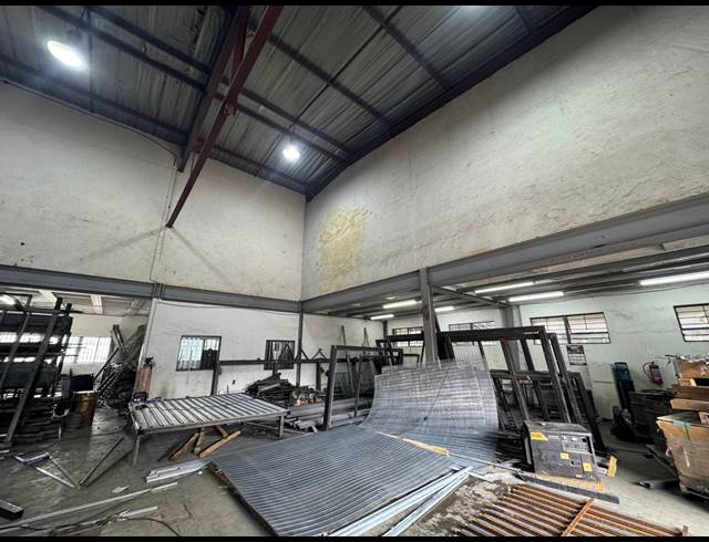 650M² WAREHOUSE TO LET IN WYNBERG