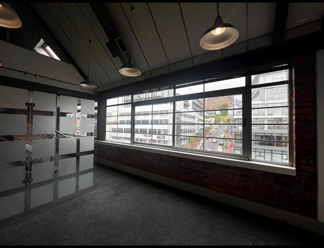 205M² OFFICE TO LET IN GREEN POINT