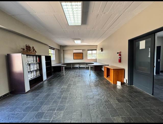 6,666M² WAREHOUSE TO LET IN GLEN ANIL