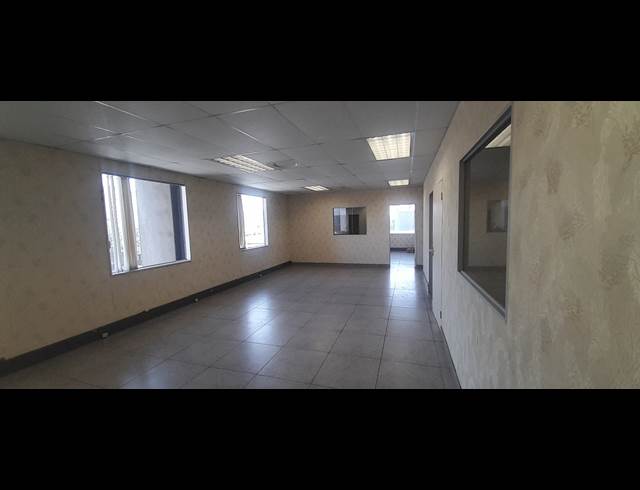 131M² OFFICE TO LET IN BEDFORD GARDENS