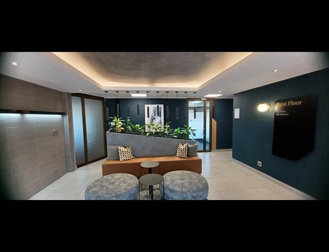 389M² OFFICE TO LET IN HYDE PARK