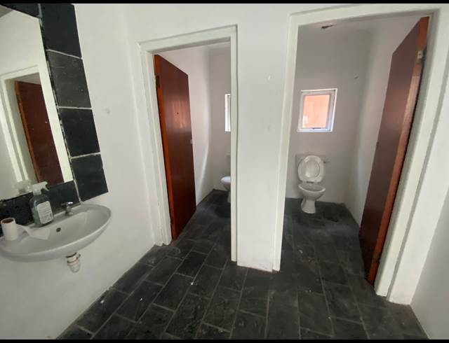482M² BUSINESS CENTRE TO LET IN PAARDEN EILAND