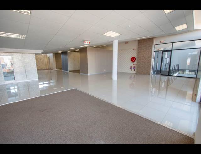 652M² OFFICE TO LET IN KRAMERVILLE