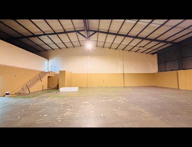 451M² WAREHOUSE TO LET IN STORMILL