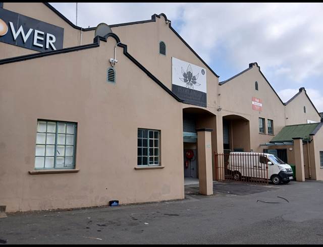 383M² WAREHOUSE TO LET IN BRIARDENE