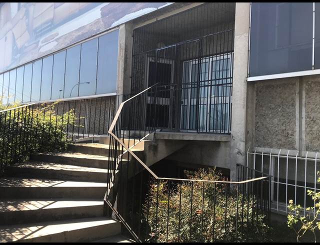 2,000M² SHOWROOM TO LET IN WYNBERG