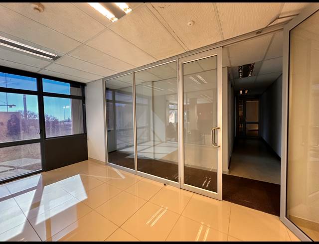 263M² OFFICE TO LET IN PARKTOWN