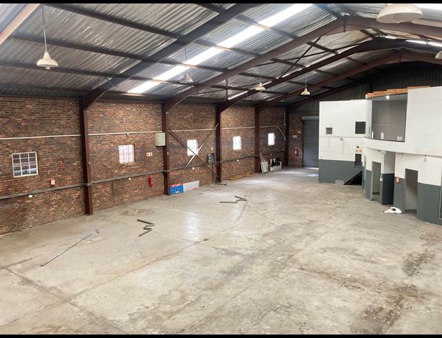 650M² WAREHOUSE TO LET IN KYA SANDS