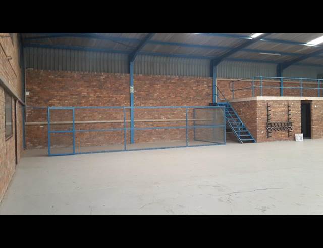 837M² WAREHOUSE TO LET IN TUNNEY