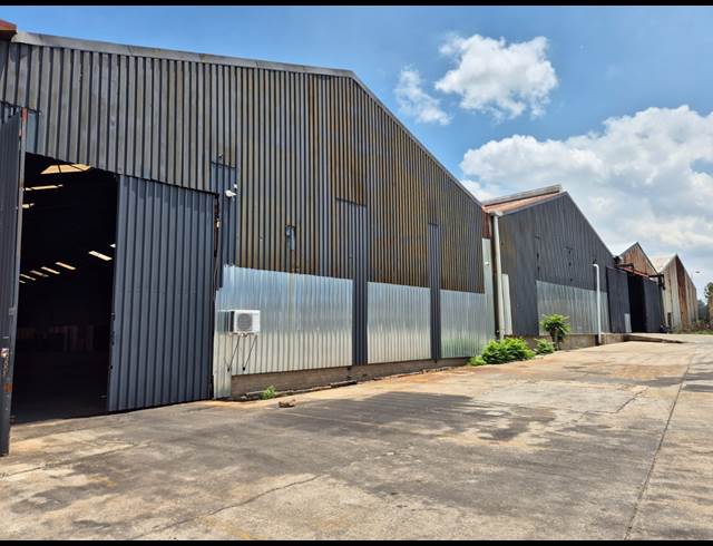 3,200M² WAREHOUSE TO LET IN GERMISTON SOUTH